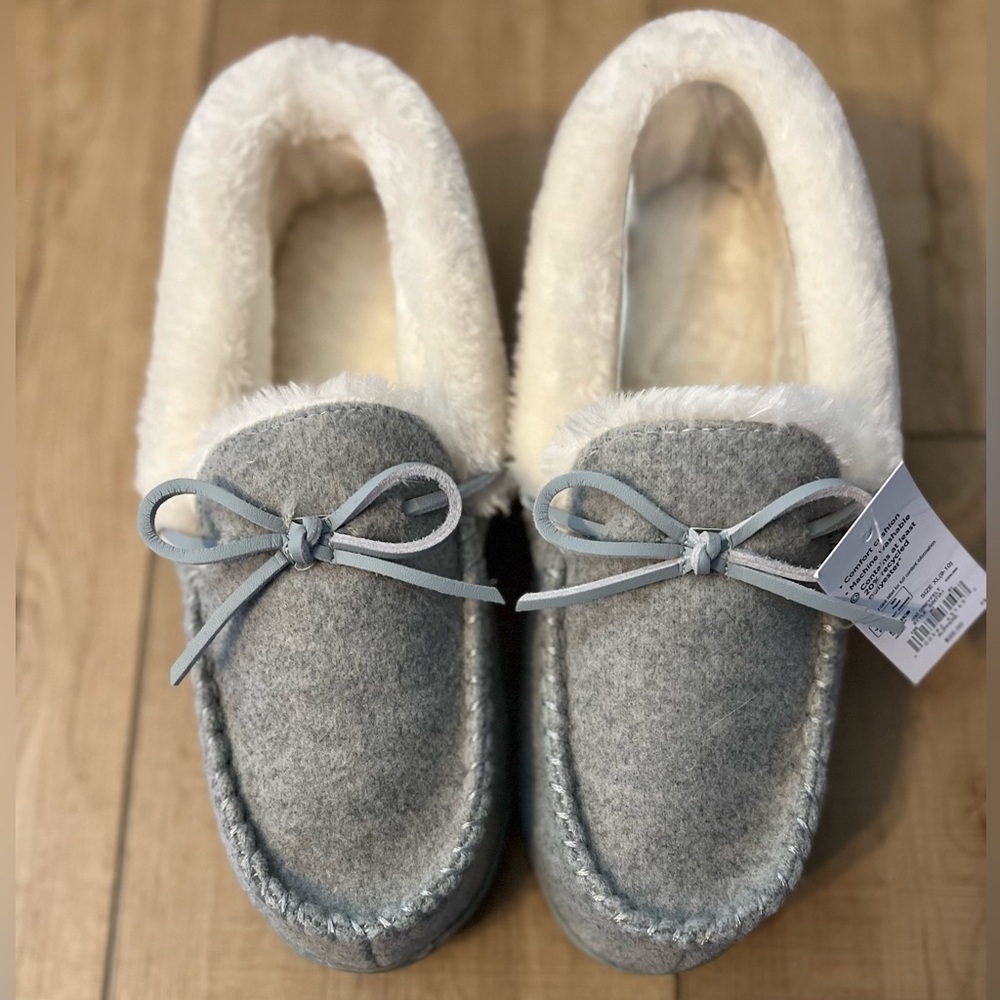 New Sonoma 9-10 Light Gray Comfort Cushion Slippers